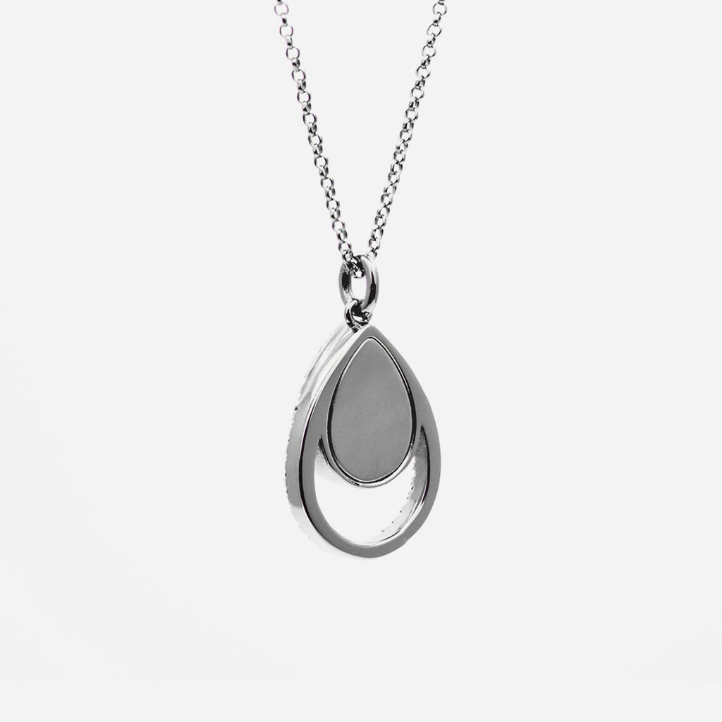 AQUA 水 Necklace in Black Jade