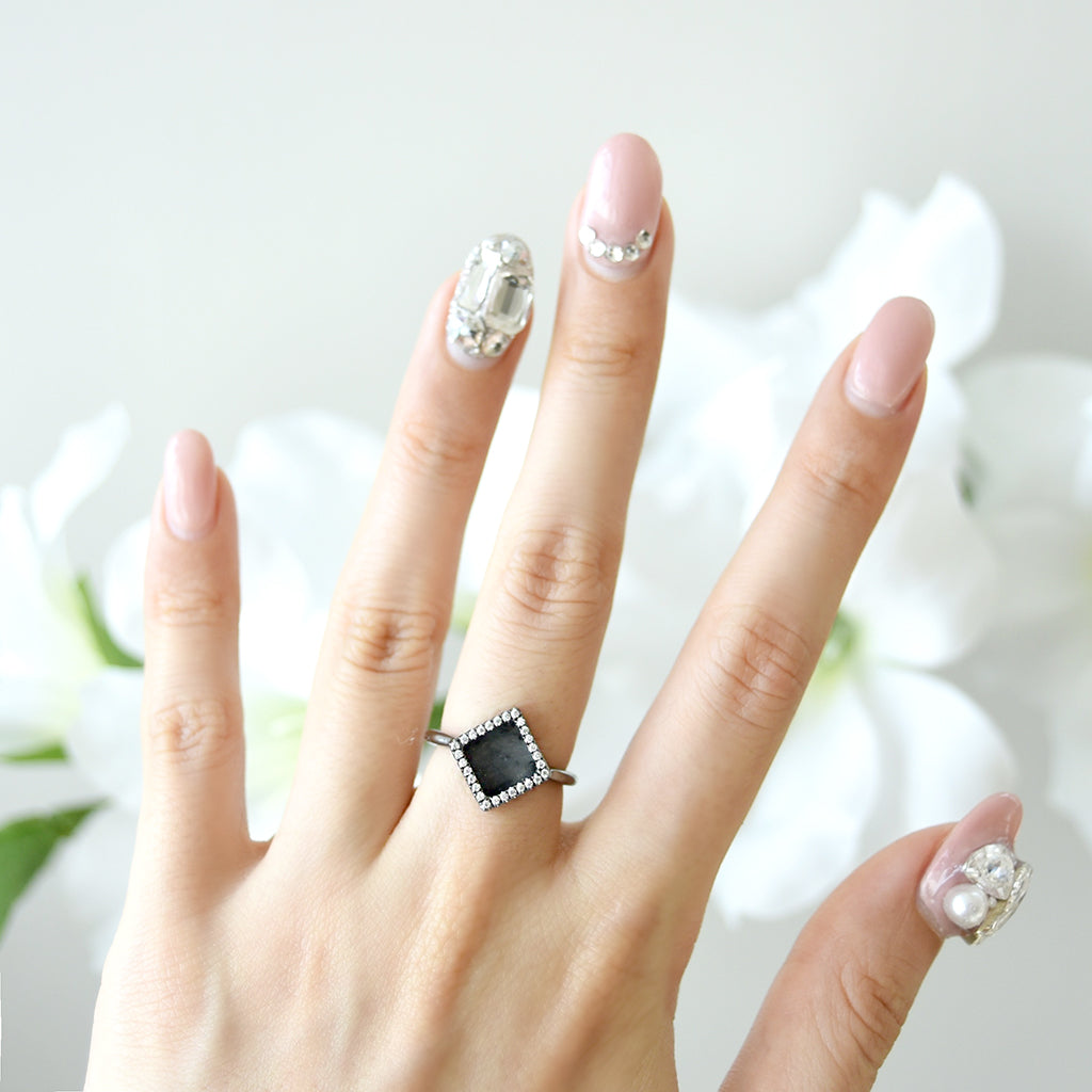 TERRA 方 Ring in Black Jade