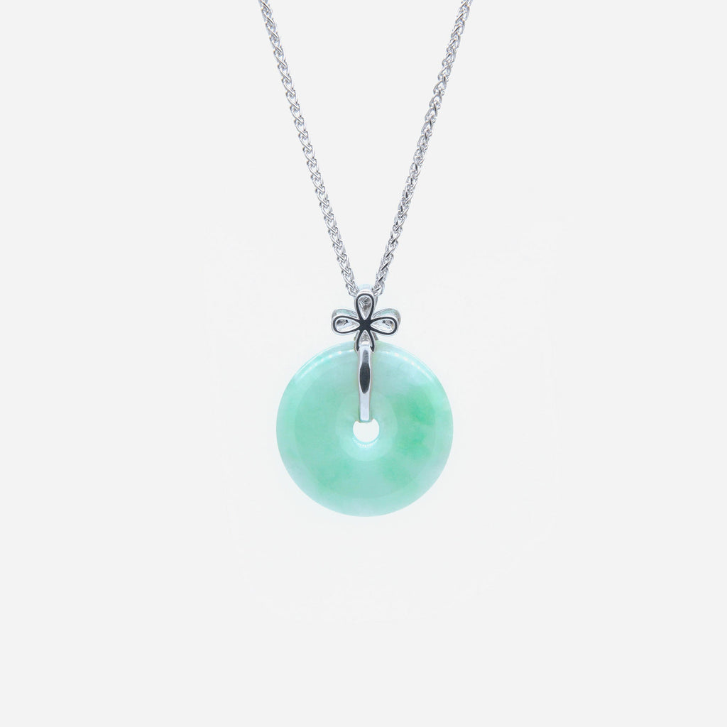 AURUM 金 18K Pendant in Apple Green Jade in White Gold